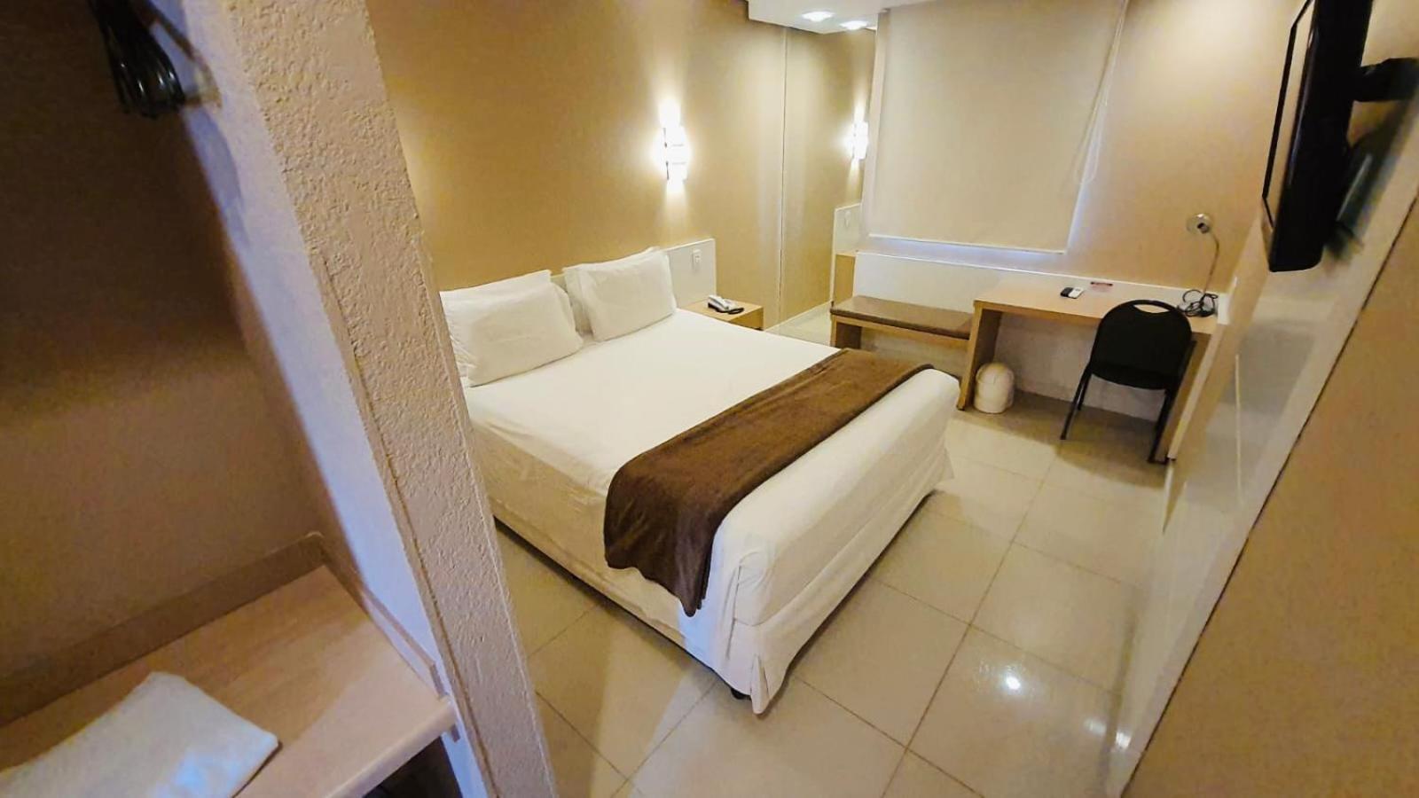 Quarto Individual Econômico